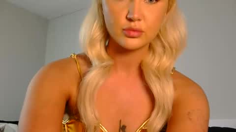 Snapshot of katyshuttt chatting on 10/31/25, 08:43 Katy online show from 10/31/25, 08:43