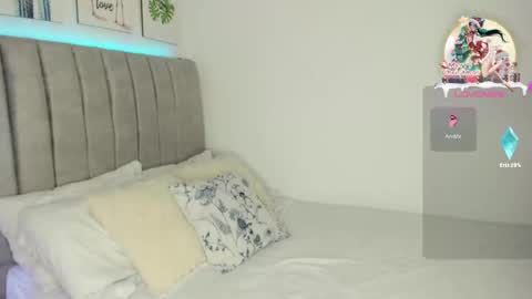 Snapshot of katysmiith26 chatting on 12/19/24, 08:44 Katherine online show from 12/19/24, 08:44