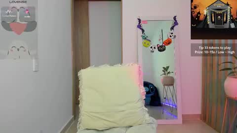 Snapshot of katysmiith26 chatting on 10/25/25, 10:37 Katherine online show from 10/25/25, 10:37