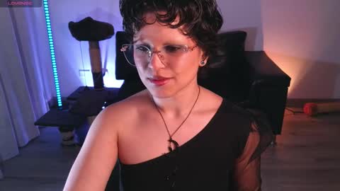 Snapshot of katyxxx_043 chatting on 10/15/25, 12:44 katyxxx_043 online show from 10/15/25, 12:44