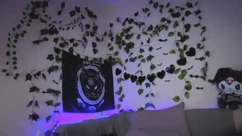 Mia online show from 03/09/26, 07:56