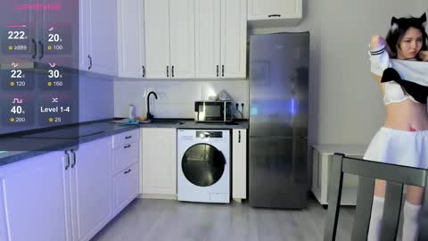 mai online show from 04/23/26, 02:08