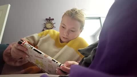 Snapshot of kawaiibelle chatting on 02/27/26, 08:42 KawaiiBelle online show from 02/27/26, 08:42