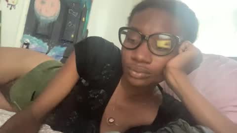 Snapshot of kawaiistrfkr chatting on 10/20/25, 07:47 kawaiistrfkr online show from 10/20/25, 07:47