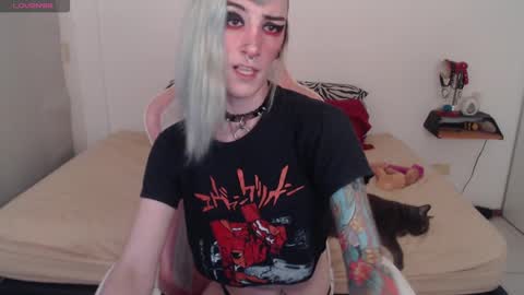 luna   online show from 01/13/25, 02:18