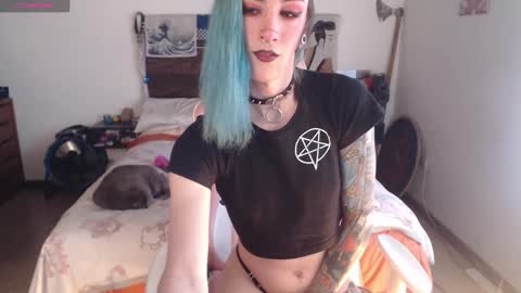 luna   online show from 09/26/25, 08:57