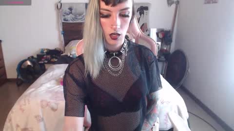 luna   online show from 10/07/25, 08:50