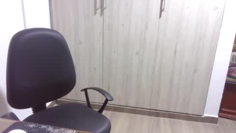  Khawit  online show from 02/10/25, 06:09