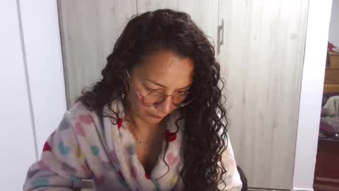  Khawit  online show from 02/13/25, 08:17