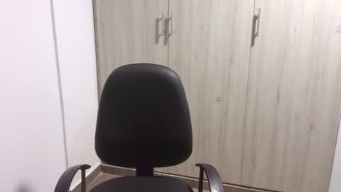  Khawit  online show from 02/17/25, 06:31