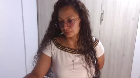  Khawit  online show from 02/26/25, 12:27