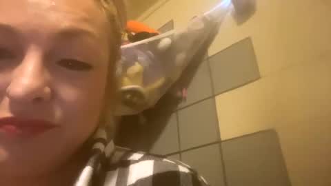 Snapshot of kay_la chatting on 03/16/26, 12:20 kay_la online show from 03/16/26, 12:20