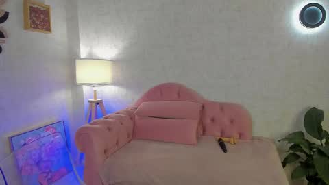 Kaya online show from 10/12/25, 04:11