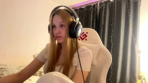 Amia online show from 04/16/26, 09:39