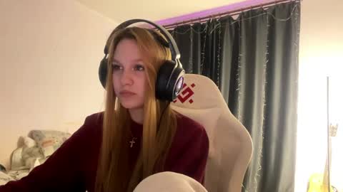 Amia online show from 04/22/26, 05:25