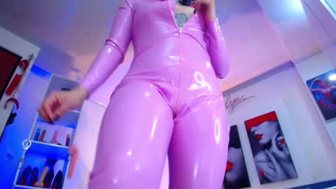 CAMILA online show from 03/11/25, 02:40