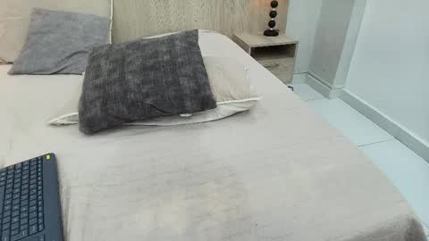 Kayla online show from 04/23/26, 12:29