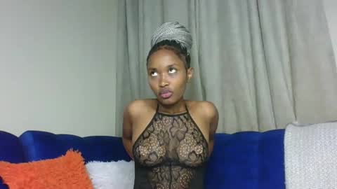 Snapshot of kaylar005 chatting on 11/08/25, 05:23 kaylar online show from 11/08/25, 05:23