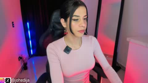 Snapshot of kayle______ chatting on 04/19/26, 12:00 INSTAjohedija online show from 04/19/26, 12:00