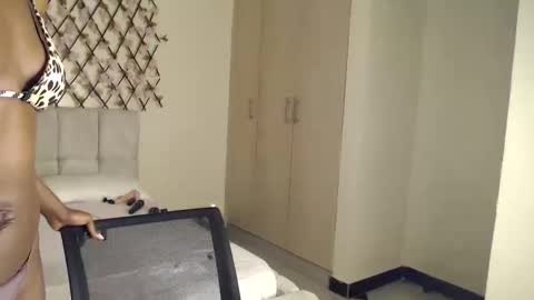 Snapshot of kayleeeee_ee chatting on 10/02/25, 01:40 Kaylee online show from 10/02/25, 01:40