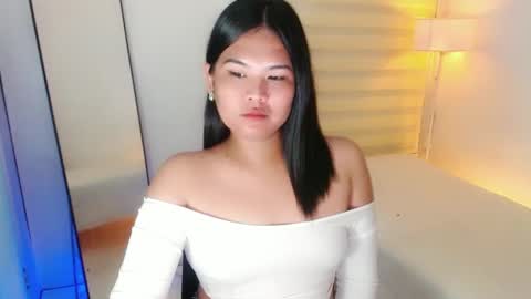 Y O U R        F U T U R E       K A Y L E E  online show from 02/15/25, 11:06