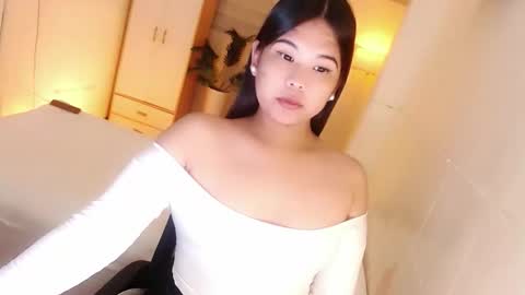 Y O U R        F U T U R E       K A Y L E E  online show from 11/05/25, 11:32