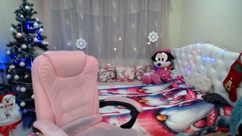 Snapshot of kaylesmoll chatting on 12/26/24, 10:41 kaylesmoll online show from 12/26/24, 10:41