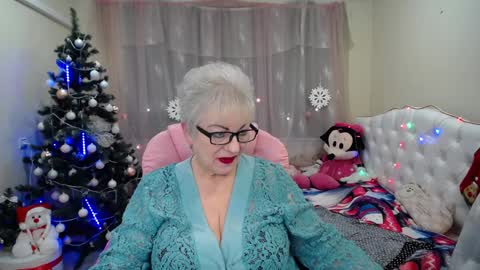 Snapshot of kaylesmoll chatting on 01/12/25, 05:45 kaylesmoll online show from 01/12/25, 05:45