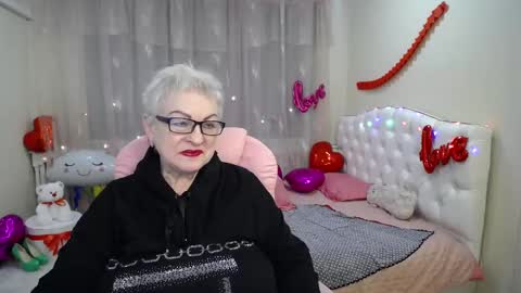 Snapshot of kaylesmoll chatting on 02/12/25, 05:15 kaylesmoll online show from 02/12/25, 05:15