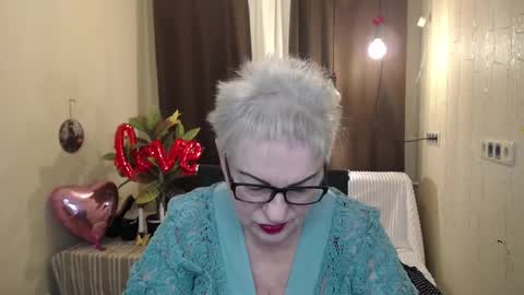 Snapshot of kaylesmoll chatting on 02/15/25, 11:47 kaylesmoll online show from 02/15/25, 11:47