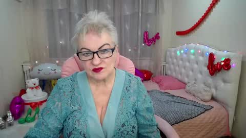 Snapshot of kaylesmoll chatting on 02/20/25, 02:40 kaylesmoll online show from 02/20/25, 02:40