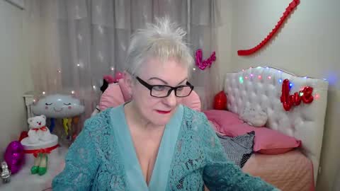 Snapshot of kaylesmoll chatting on 02/22/25, 10:31 kaylesmoll online show from 02/22/25, 10:31