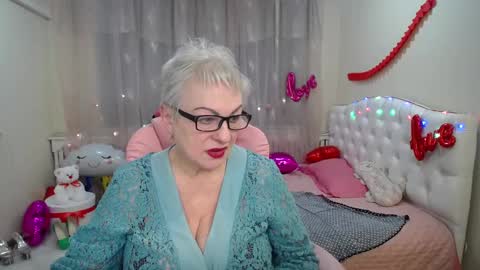 Snapshot of kaylesmoll chatting on 03/05/25, 12:49 kaylesmoll online show from 03/05/25, 12:49