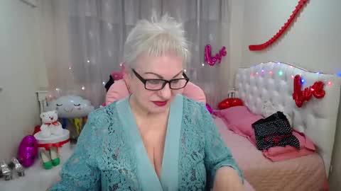 Snapshot of kaylesmoll chatting on 03/05/25, 07:38 kaylesmoll online show from 03/05/25, 07:38