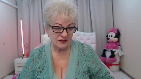 Snapshot of kaylesmoll chatting on 05/01/26, 06:34 kaylesmoll online show from 05/01/26, 06:34