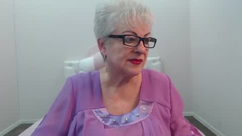 Snapshot of kaylesmoll chatting on 07/18/26, 06:56 kaylesmoll online show from 07/18/26, 06:56