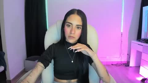 Snapshot of kaylie_xxx chatting on 12/20/24, 01:25 kaylie online show from 12/20/24, 01:25