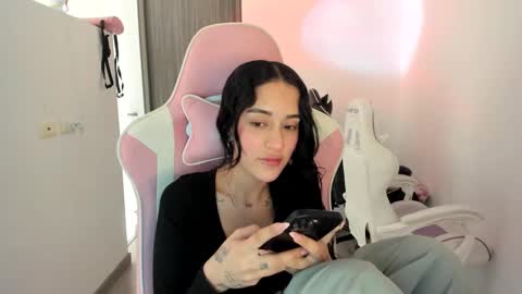 Snapshot of kaylie_xxx chatting on 09/11/25, 05:13 kaylie online show from 09/11/25, 05:13