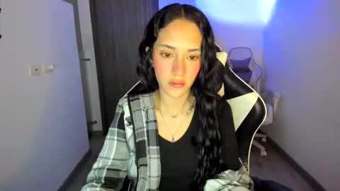 Snapshot of kaylie_xxx chatting on 10/11/25, 01:16 kaylie online show from 10/11/25, 01:16