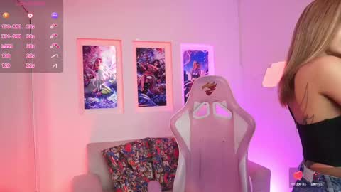 Snapshot of kayraowen chatting on 03/08/25, 11:37 Kayra online show from 03/08/25, 11:37