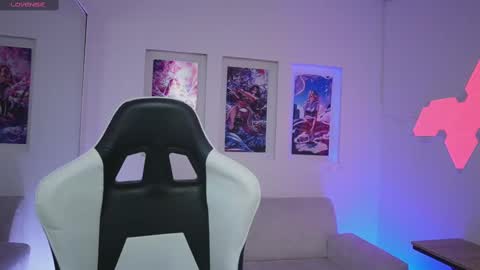 Snapshot of kayraowen chatting on 09/19/25, 11:33 Kayra online show from 09/19/25, 11:33