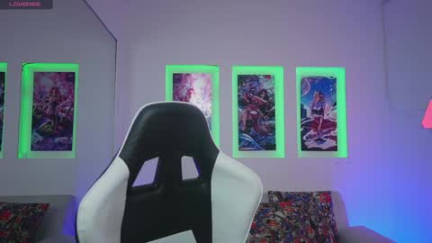 Snapshot of kayraowen chatting on 09/29/25, 11:37 Kayra online show from 09/29/25, 11:37