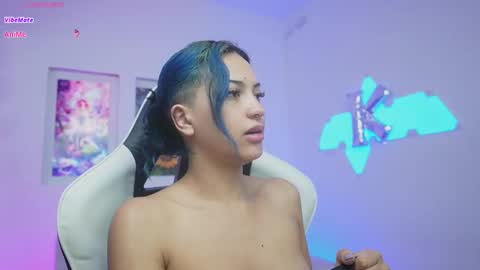 Snapshot of kayraowen chatting on 10/13/25, 11:43 Kayra online show from 10/13/25, 11:43