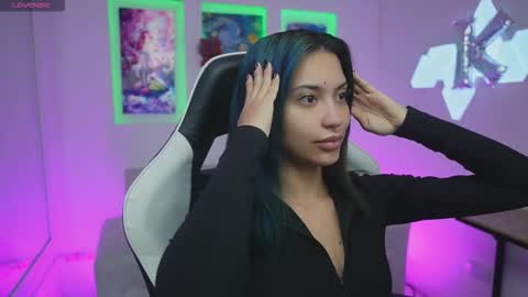 Snapshot of kayraowen chatting on 10/29/25, 11:34 Kayra online show from 10/29/25, 11:34