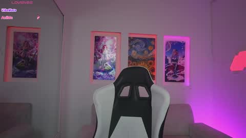 Snapshot of kayraowen chatting on 10/31/25, 11:44 Kayra online show from 10/31/25, 11:44