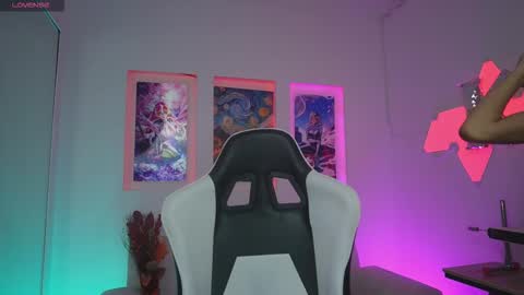 Snapshot of kayraowen chatting on 11/20/25, 12:05 Kayra online show from 11/20/25, 12:05