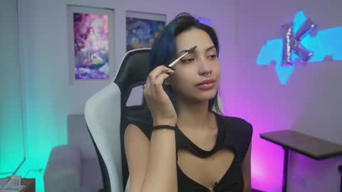 Snapshot of kayraowen chatting on 11/24/25, 12:05 Kayra online show from 11/24/25, 12:05