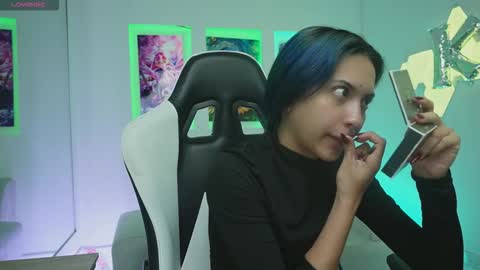 Snapshot of kayraowen chatting on 12/04/25, 12:14 Kayra online show from 12/04/25, 12:14