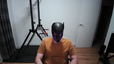 Snapshot of kaywolf89 chatting on 11/04/25, 07:13 Neon online show from 11/04/25, 07:13