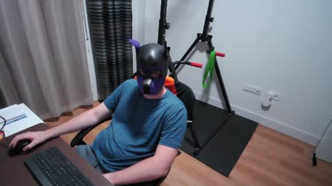 Snapshot of kaywolf89 chatting on 07/08/26, 09:52 Neon online show from 07/08/26, 09:52